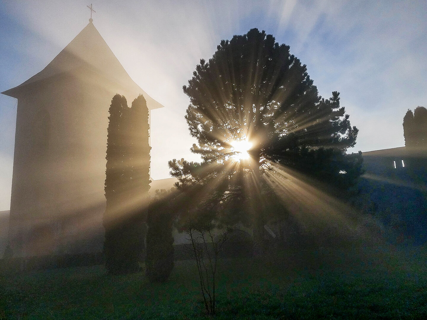 Arhitectura Sacra Romaneasca in Cadre Memorabile
